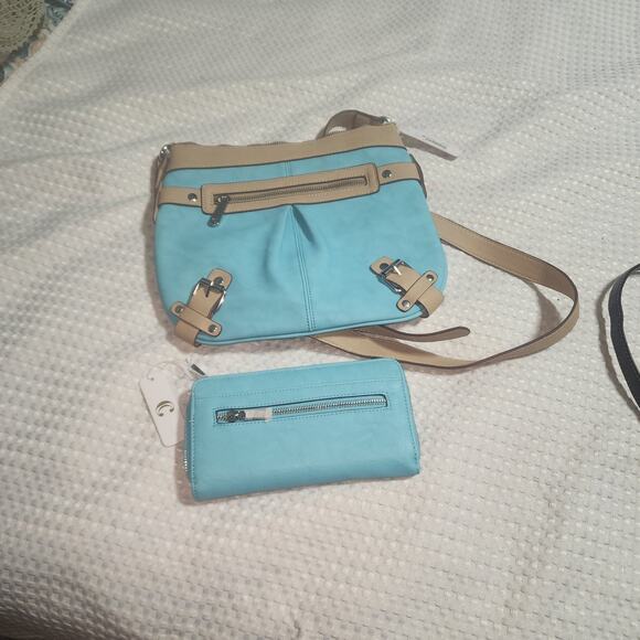 CHARMING CHARLIE NWT TURQUOISE CROSSBODY BAG & MATCHING WALLET COMBO - Picture 1 of 11